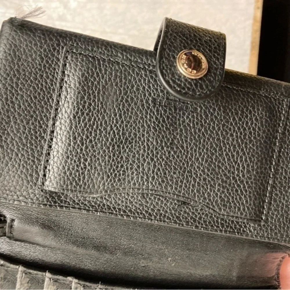 Michael kors black leather wristlet